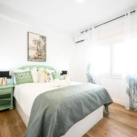 Sunny Scape Apartment